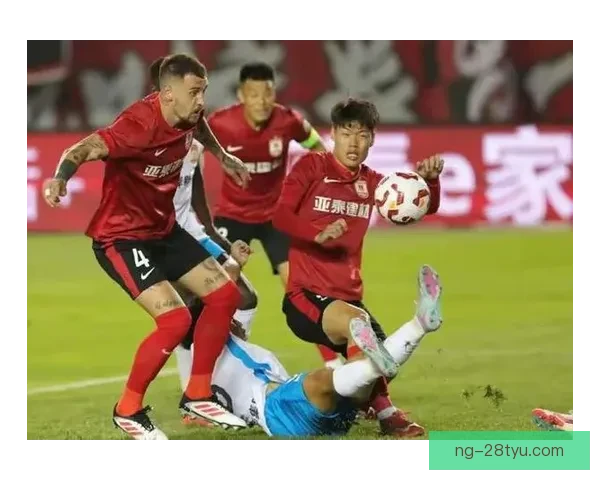 官方宣布U23贺一然加盟蓉城